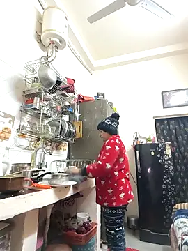 Webcam Model (Hot-Sana2)  is live.Free join now!