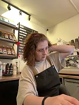 Webcam Model (cinnabon_)  is live.Free join now!