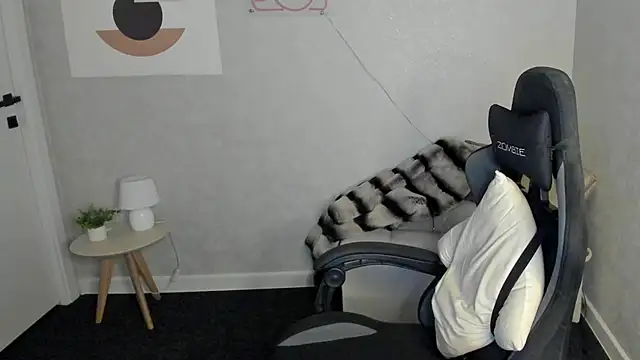 ElizabethHarpper webcam