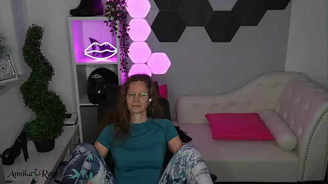 AnnikaRose webcam