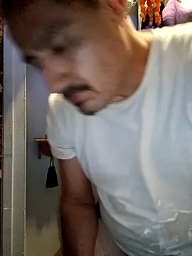 bimexpoexist (M mature) - inserting buttplug