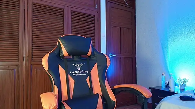 couple_latinx - Couple_latinX's free webcam - UK Sex Cams