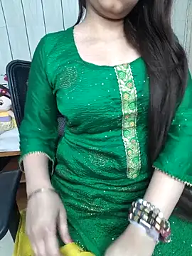 Webcam Model (savya1)  is live.Free join now!