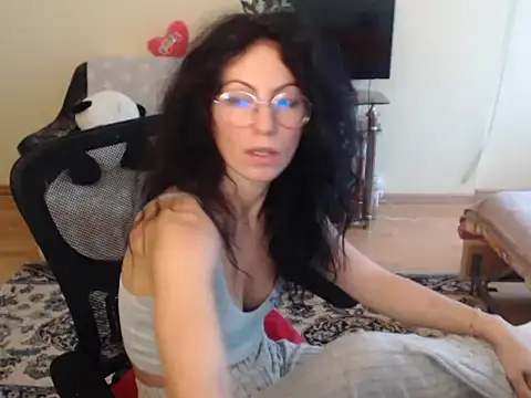 emmatoo - Emmatoo's free webcam - UK Sex Cams