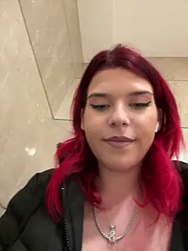 Webcam Model (RiriRoseey)  is live.Free join now!