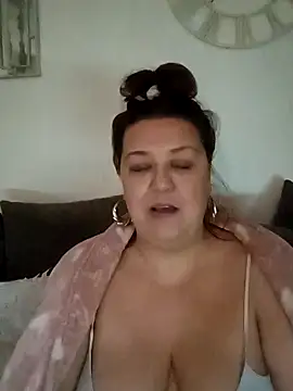 Webcam Model (Nova-iswiserx)  is live.Free join now!