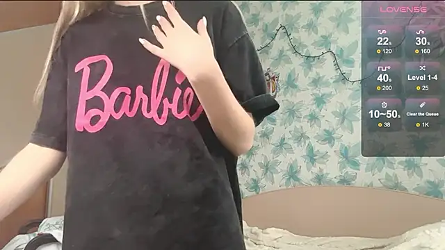 Barbie_Blondie webcam