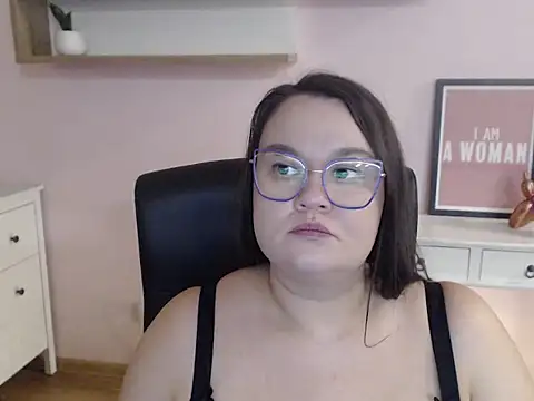 HollyDanceSoul webcam