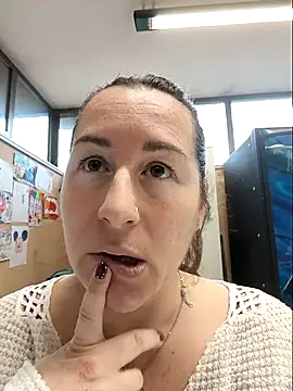 Webcam Model (bichota85)  is live.Free join now!