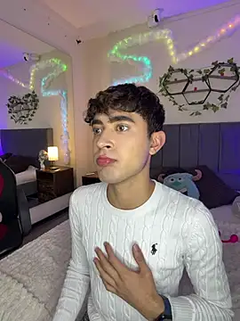 justincastiblanco (M twink) - dildo in ass deep x 5 min