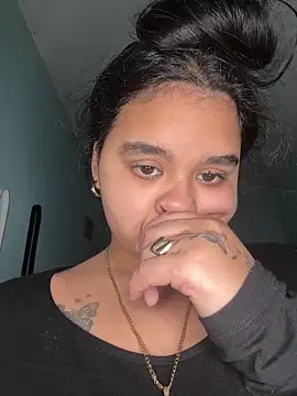 Webcam Model (Aloyenita)  is live.Free join now!