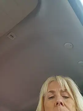 Nathotsexy1 Live Webcam on Stripchat