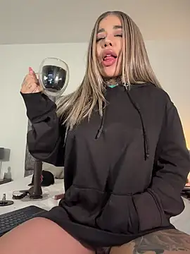 milaivanova - Milaivanova's free webcam - UK Sex Cams