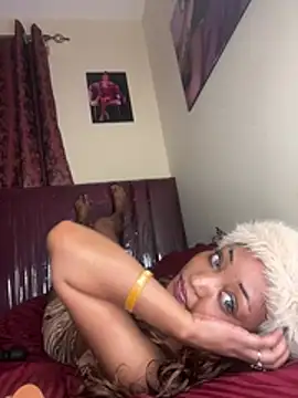 Webcam Model (Ruthlessvee)  is live.Free join now!