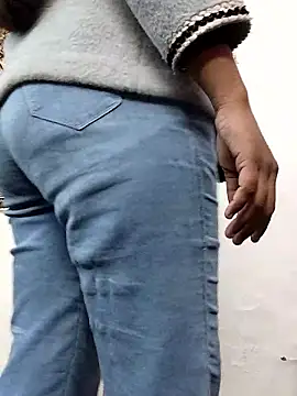 Webcam Model (Laxmi_89)  is live.Free join now!