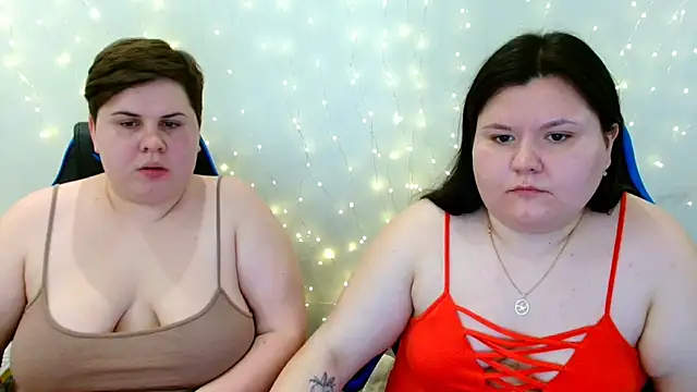 BeckyAndHellen webcam