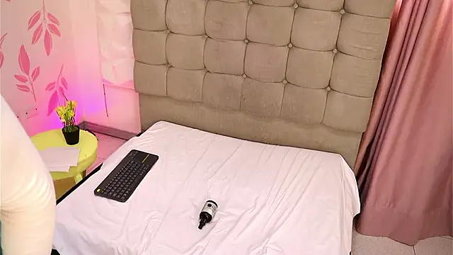 Isabelle_Lane webcam