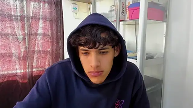 maxstar26 (M young) - flash cock wakes up 🍆🥵