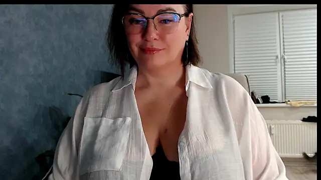 nora_star - Nora_Star's free webcam - UK Sex Cams