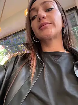 Ninabigtitied webcam