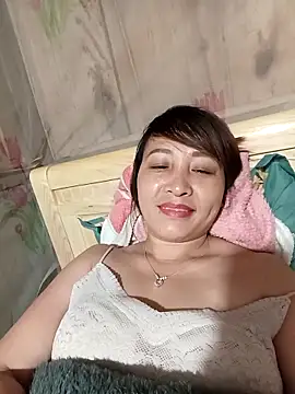 missa-kute20 - Missa-kute20's free webcam - UK Sex Cams