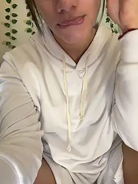 Webcam Model (Bckystonee)  is live.Free join now!