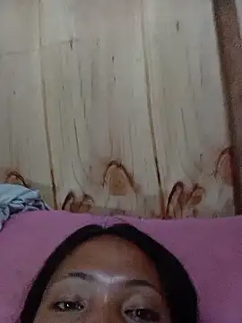 Webcam Model (prettybella4u) is live