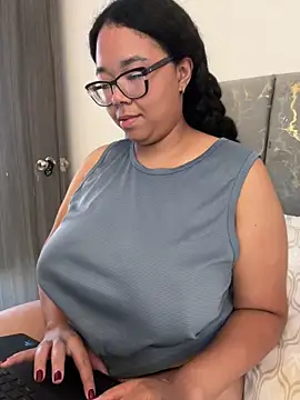 Webcam Model (XMara)  is live.Free join now!