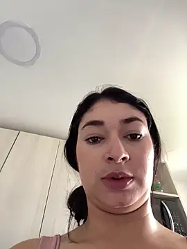 skarlett_35 - Skarlett_35's free webcam - UK Sex Cams