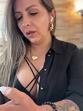 _Abril-Office1 Live Webcam on Stripchat