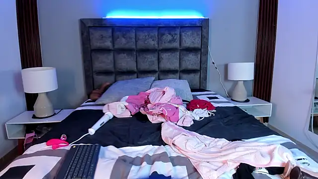 susann_ross - Susann_Ross's free webcam