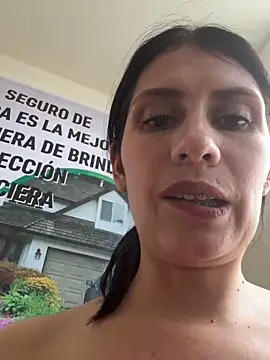 alysson-- - Alysson--'s free webcam - UK Sex Cams