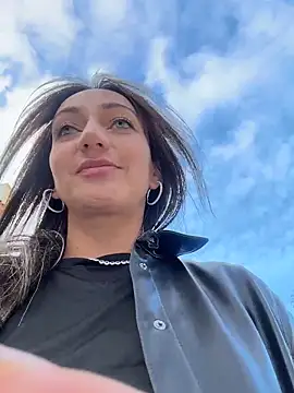 Ninabigtitied webcam