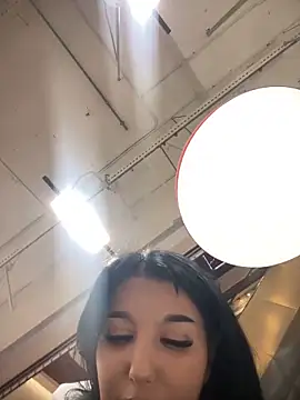 Webcam Model (Tisha_Busty)  is live.Free join now!