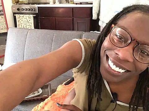 Webcam Model (littyleesh1)  is live.Free join now!