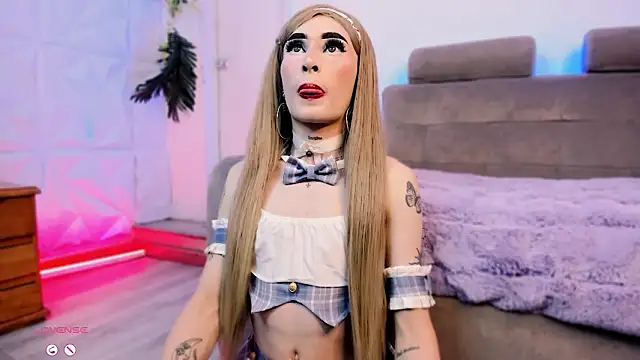 arianasantana (T young) - ¡Let's Get Hot