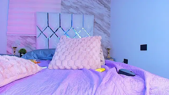 collet_1 - Collet_1's free webcam - UK Sex Cams