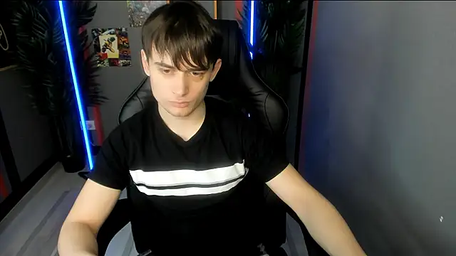 alejandroellias (M twink) - muscle show