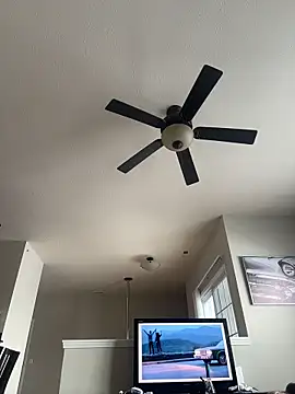 AllesandraLove webcam