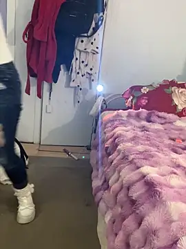 Webcam Model (DominiqueX0)  is live.Free join now!