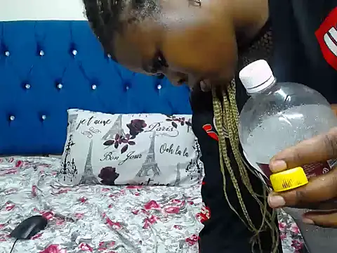 SexyDarkLadyXxx webcam