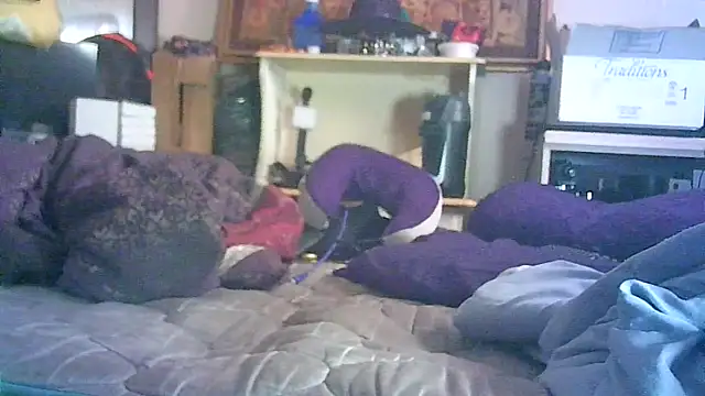 ON3YOULLN3VER_FIR3 webcam