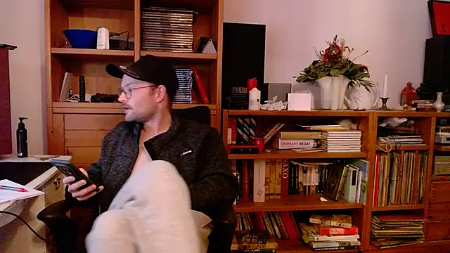 _whoisthatguy_ webcam