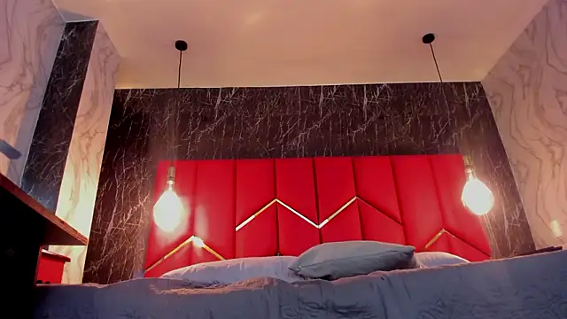 latinaholequeen - LatinaHoleQueen's free webcam - UK Sex Cams