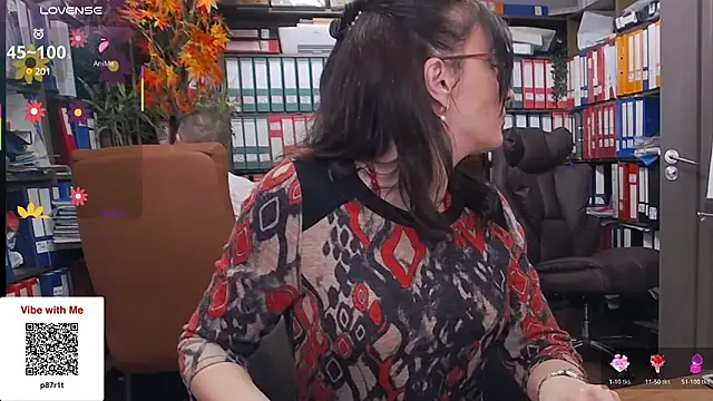 classyladyrellax (F milf) - Half naked+3min  lush hush control 2min