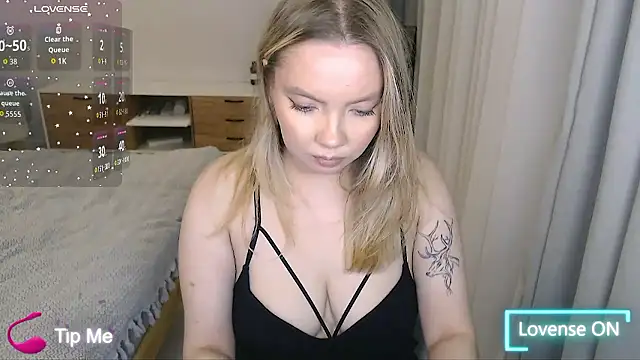 PolinaXXXXJones webcam