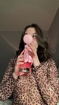 Webcam Model (LucieBliss)  is live.Free join now!