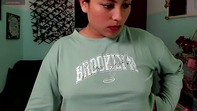 Cameroon-Diaz webcam