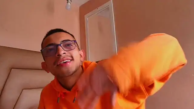 Crimsonsecretts webcam