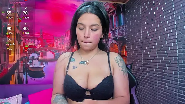 Small_naughty_ webcam